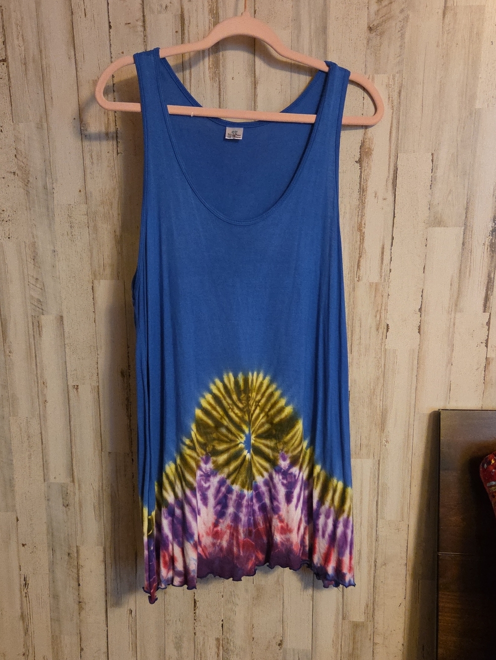 Blue Tie-Dye Scoop Neck Women's Tank Top with Multicolor Accent